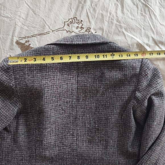 Vintage ladies tweed, wool blazer, size 13/14 Made in Uruguay. Fits like 6 or 8. - Picture 14 of 16